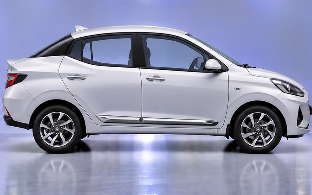 Hyundai Aura, Full Chrome beading