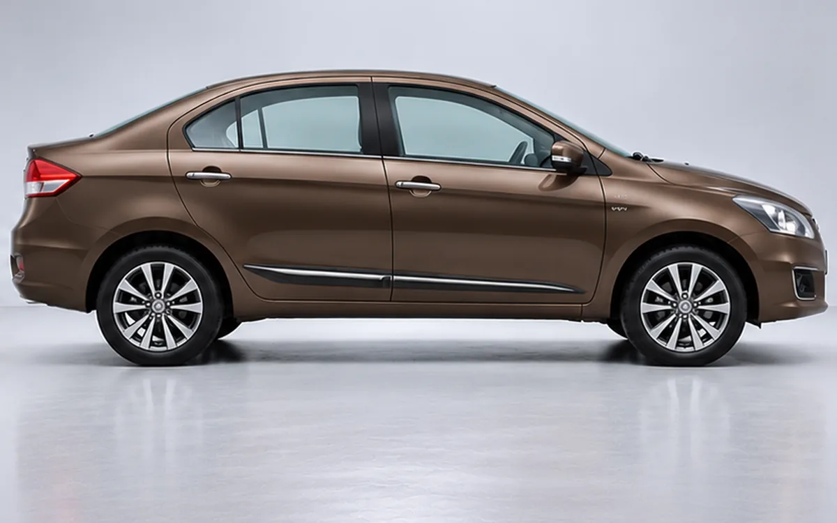 Maruti Suzuki Ciaz, Chrome Line · Black beading