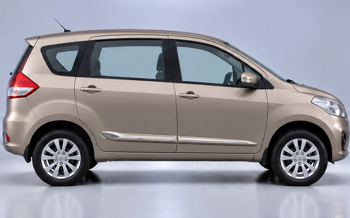 Maruti Suzuki Ertiga, Chrome Line · Colour beading