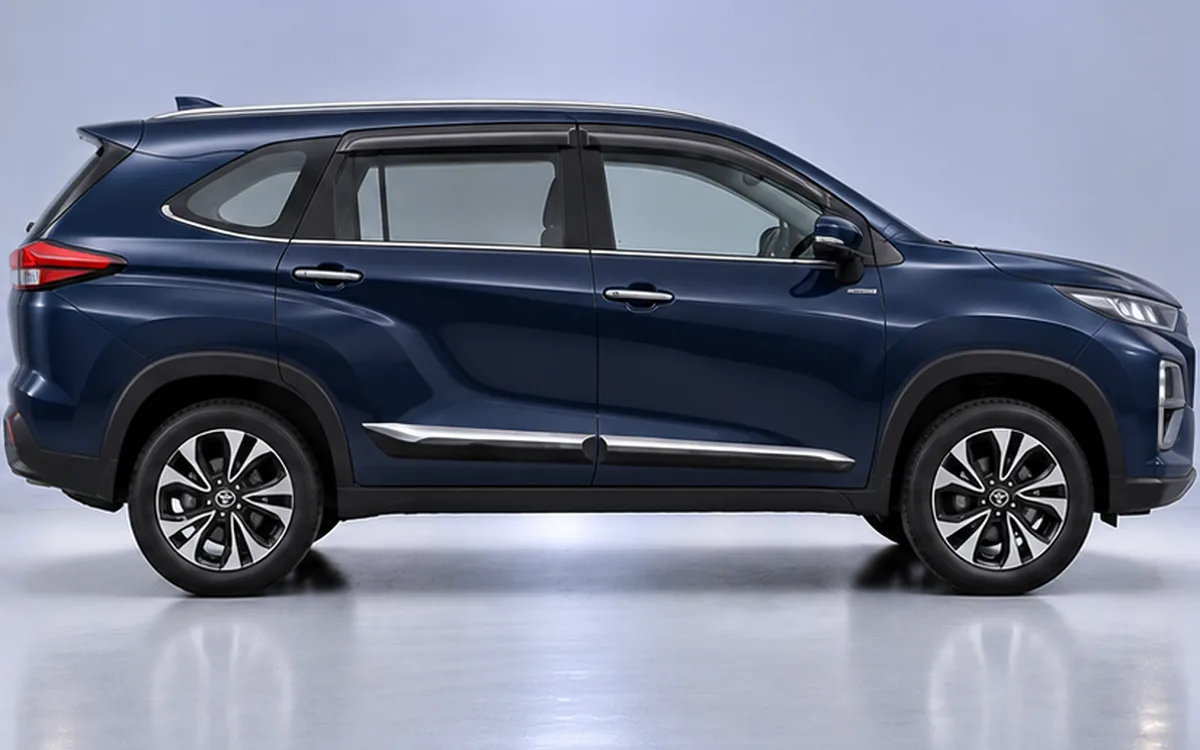 Maruti Suzuki Invicto with Half Chrome beading fitted