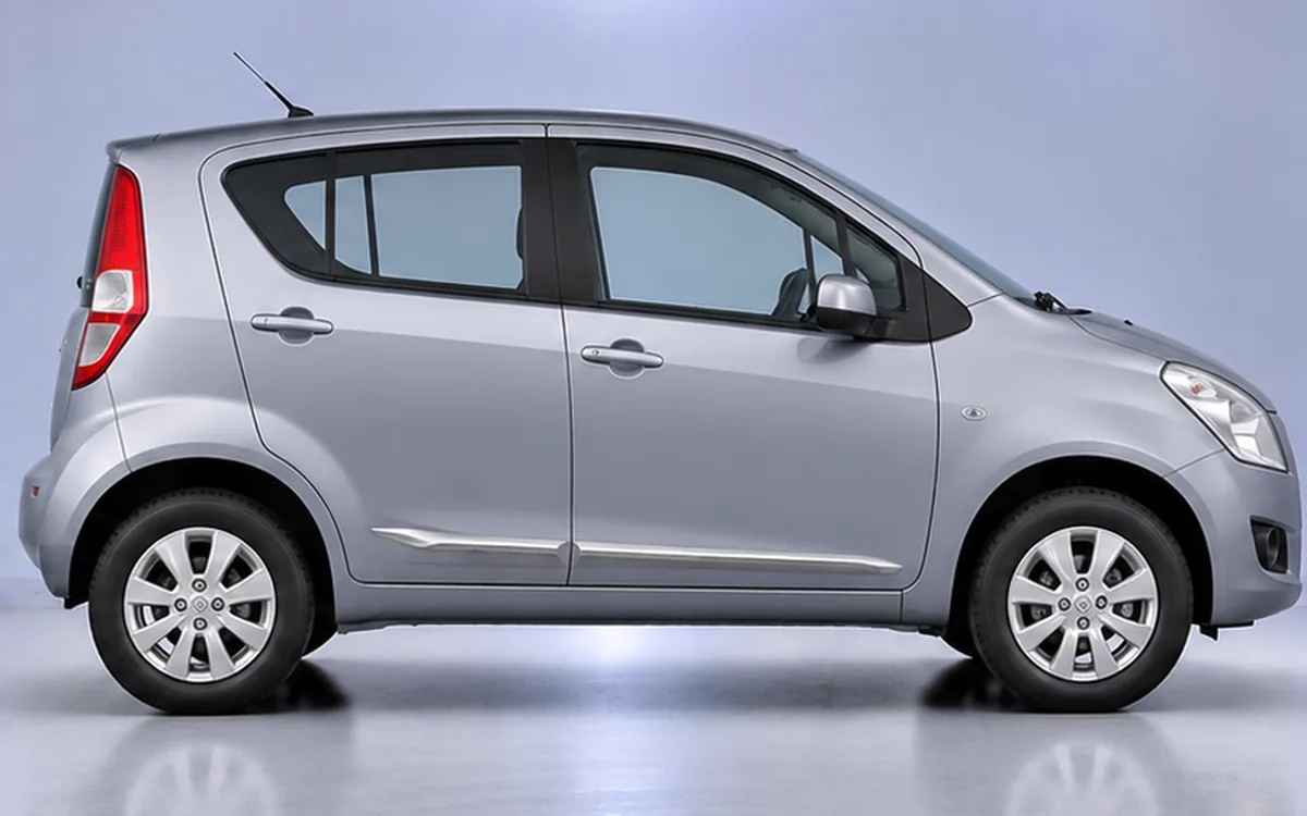 Maruti Suzuki Ritz with Gutka · Silver / Chrome / Grey / Black beading fitted