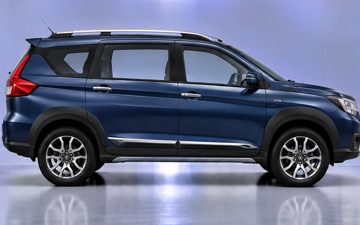 Maruti Suzuki XL6, Half Chrome beading